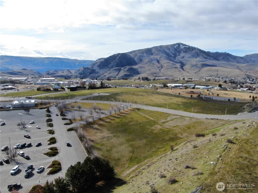 Property photo for 100 N Apple Blossom Drive, Chelan