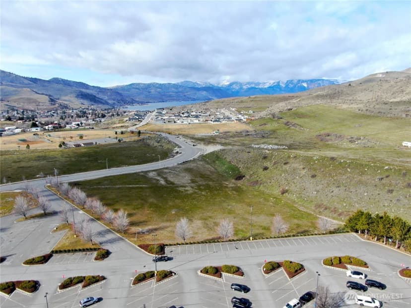 Property photo for 100 N Apple Blossom Drive, Chelan photo 3