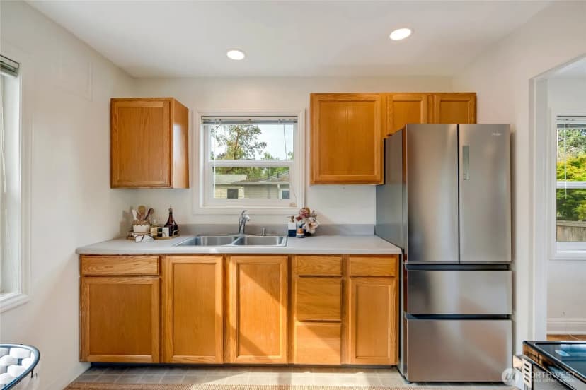 Property photo for 9819 32nd Ave Sw, Seattle photo 10