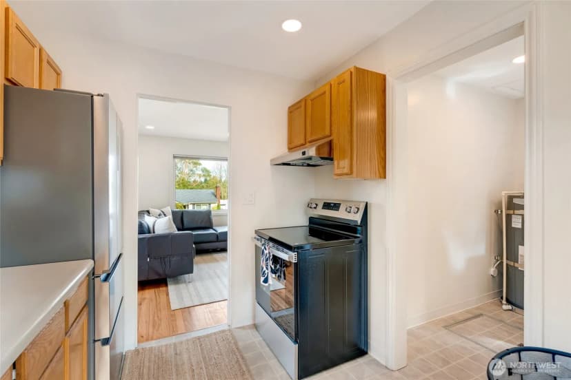 Property photo for 9819 32nd Ave Sw, Seattle photo 11