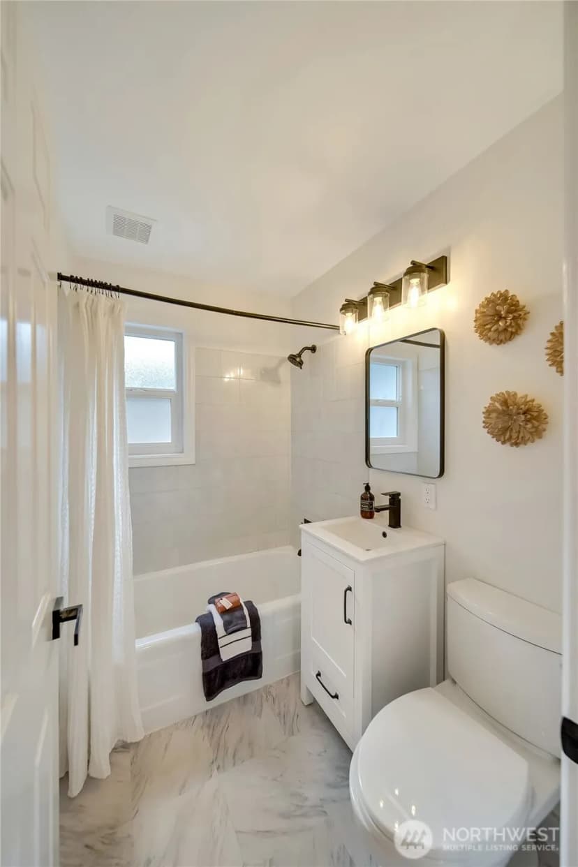 Property photo for 9819 32nd Ave Sw, Seattle photo 16