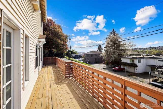 Property photo for 2632 14th Avenue W, Seattle photo 4