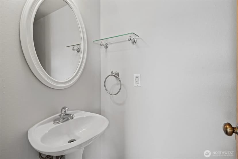 Property photo for 2632 14th Avenue W, Seattle photo 14