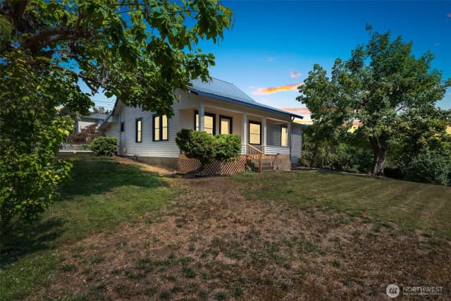 Property photo for 889 S Kentucky, East Wenatchee photo 2