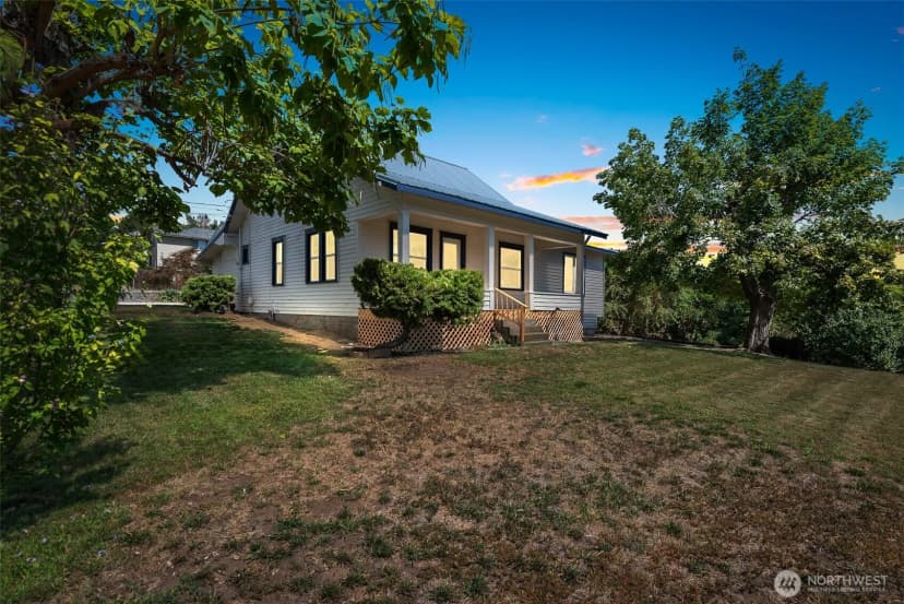Property photo for 889 S Kentucky, East Wenatchee photo 2