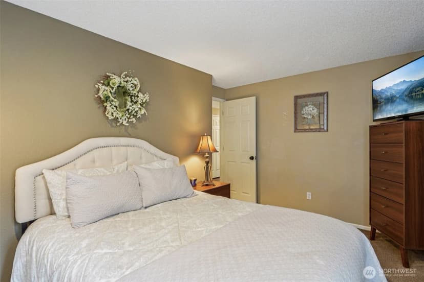 Property photo for 21815 121st Place Se, Kent photo 15