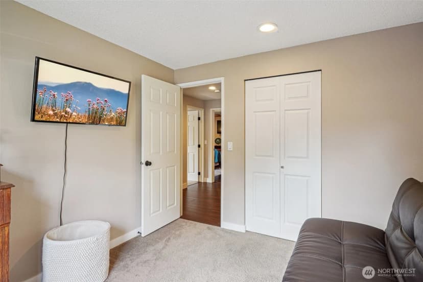Property photo for 21815 121st Place Se, Kent photo 17