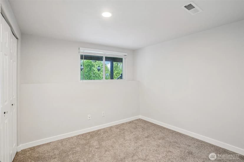 Property photo for 21815 121st Place Se, Kent photo 24