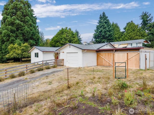 Property photo for 964 Ferry Avenue, Coupeville photo 3