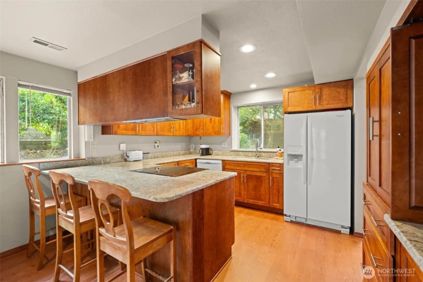 Property photo for 3414 Nassau Avenue Ne, Tacoma photo 10
