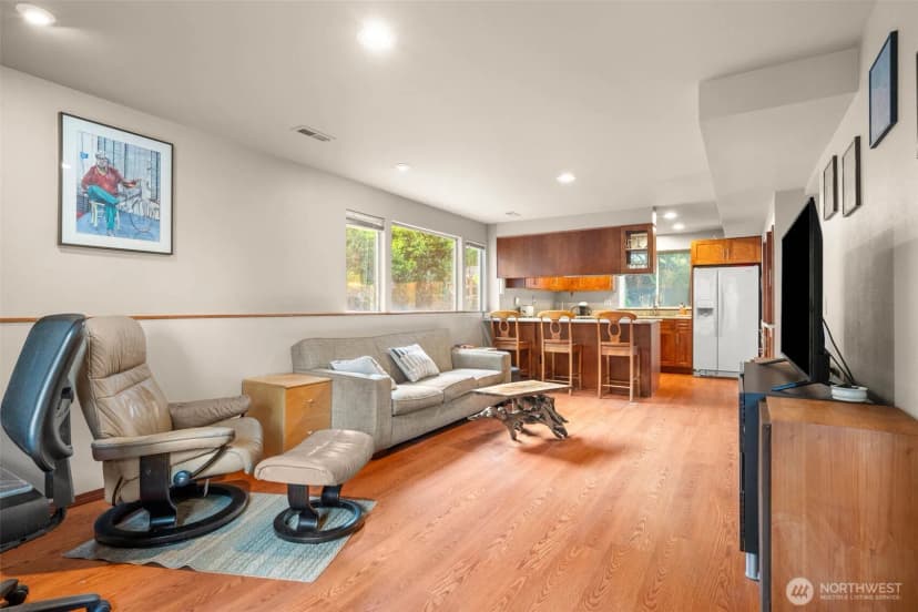 Property photo for 3414 Nassau Avenue Ne, Tacoma photo 12