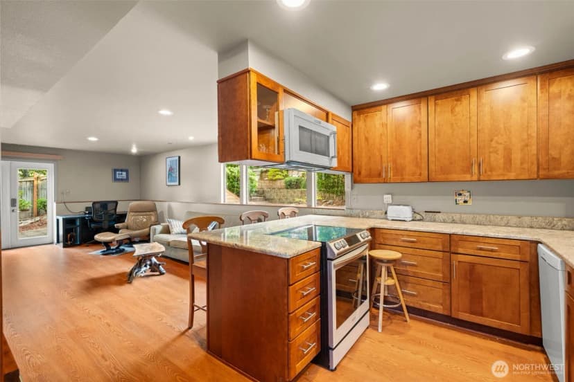 Property photo for 3414 Nassau Avenue Ne, Tacoma photo 9