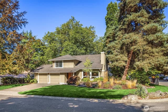 Property photo for 4466 146th Avenue Se, Bellevue photo 2