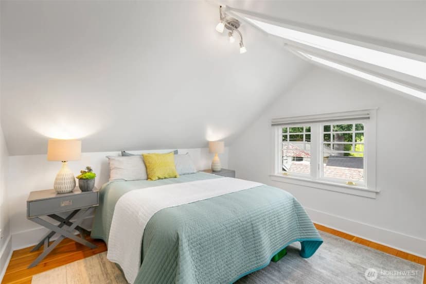 Property photo for 3231 35th Avenue S, Seattle photo 17