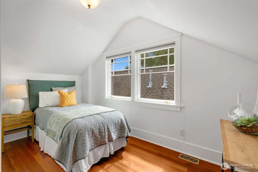 Property photo for 3231 35th Avenue S, Seattle photo 18