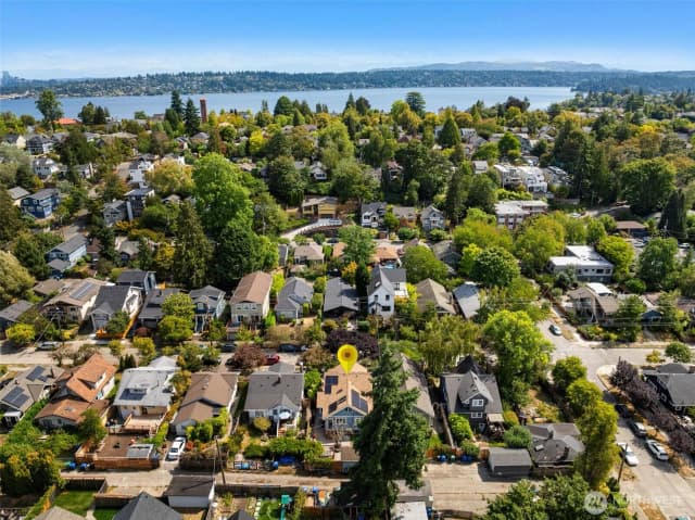 Property photo for 3231 35th Avenue S, Seattle photo 2