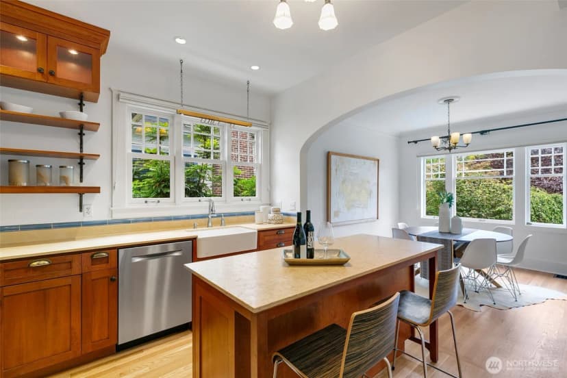 Property photo for 3231 35th Avenue S, Seattle photo 8