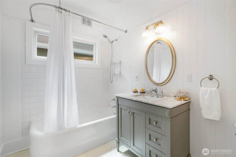Property photo for 3231 35th Avenue S, Seattle photo 13