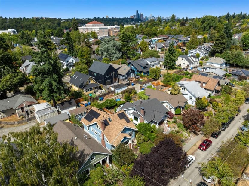 Property photo for 3231 35th Avenue S, Seattle photo 32