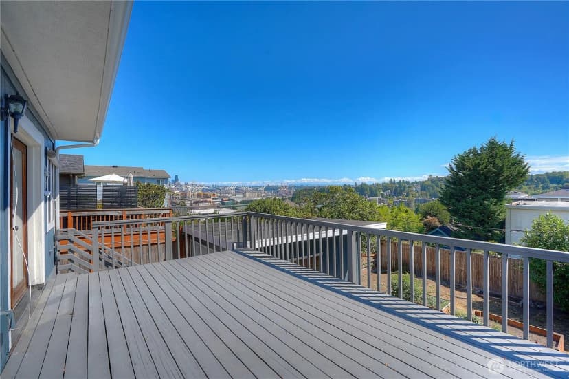 Property photo for 4040 32rd Avenue Sw, Seattle photo 6