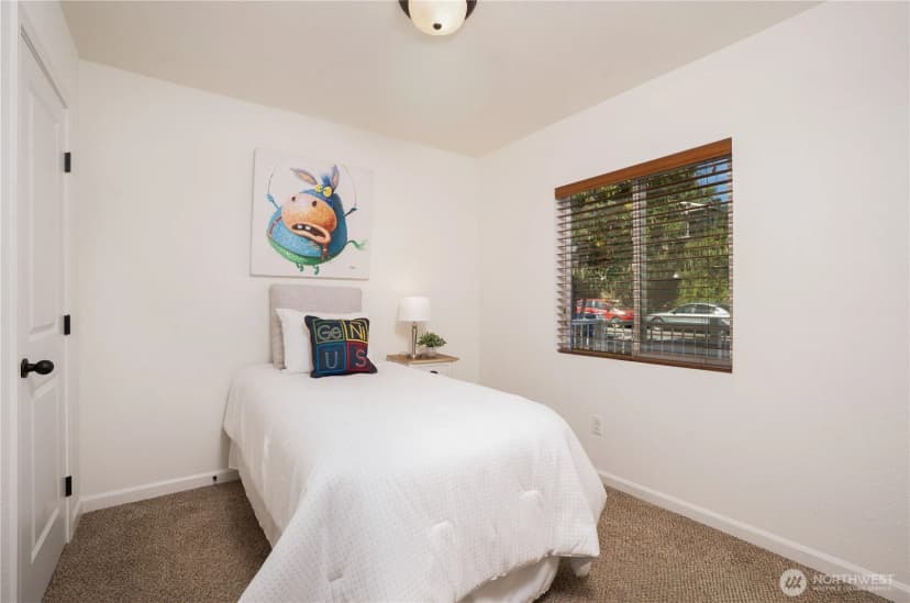 Property photo for 4040 32rd Avenue Sw, Seattle photo 11
