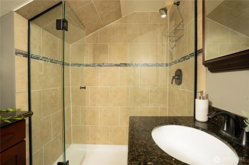 Property photo for 4040 32rd Avenue Sw, Seattle photo 15