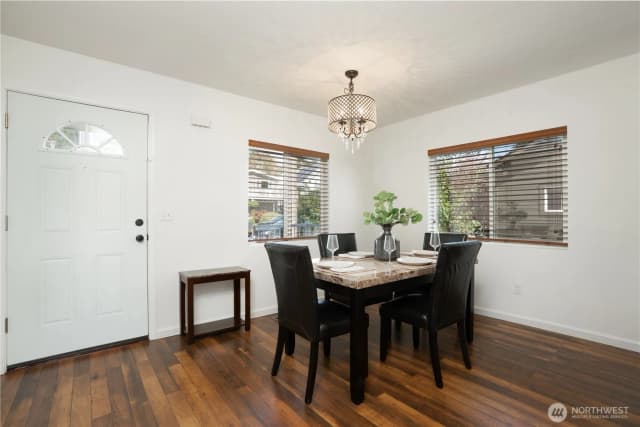 Property photo for 4040 32rd Avenue Sw, Seattle photo 3