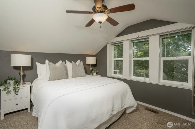 Property photo for 4040 32rd Avenue Sw, Seattle photo 14