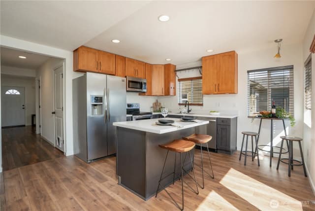 Property photo for 4040 32rd Avenue Sw, Seattle photo 4