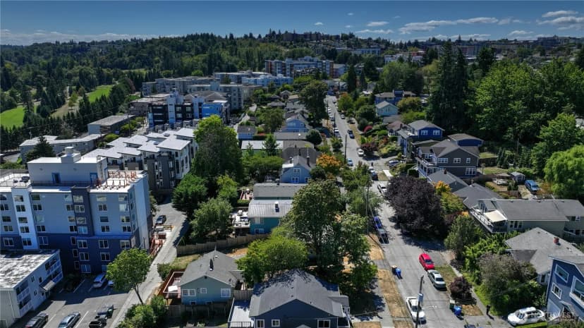 Property photo for 4040 32rd Avenue Sw, Seattle photo 27