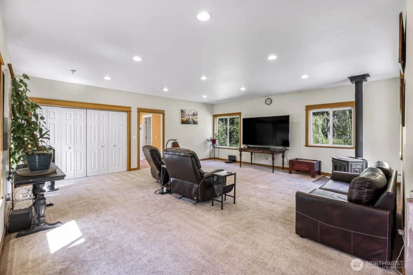 Property photo for 19379 Morton Road, Burlington photo 18