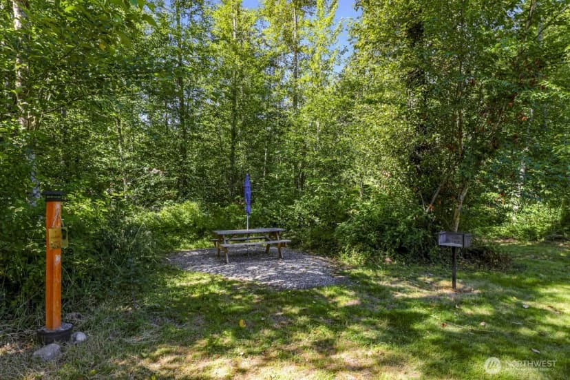 Property photo for 19379 Morton Road, Burlington photo 8