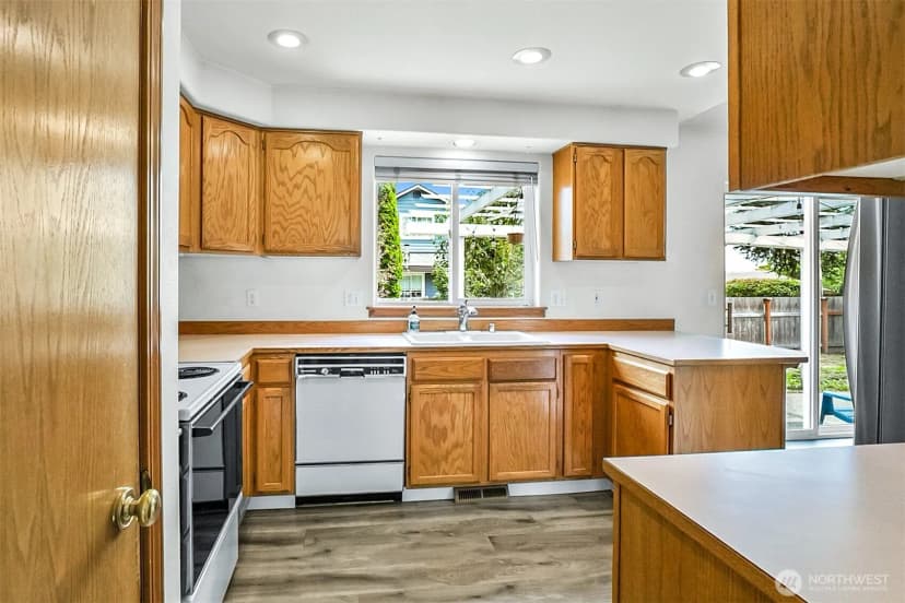 Property photo for 2215 116th Avenue Ne, Lake Stevens photo 10