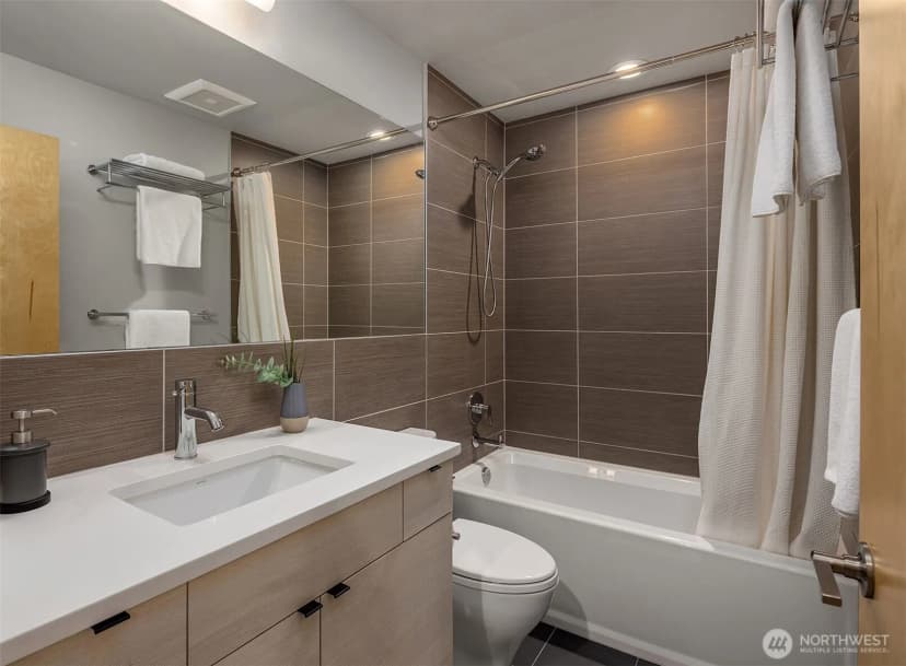 Property photo for 724 Belmont Place E, Seattle photo 31