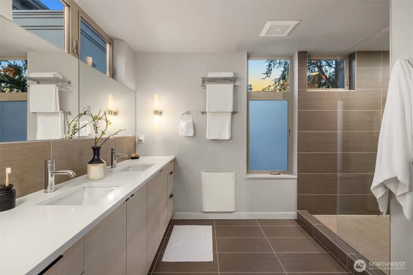 Property photo for 724 Belmont Place E, Seattle photo 19