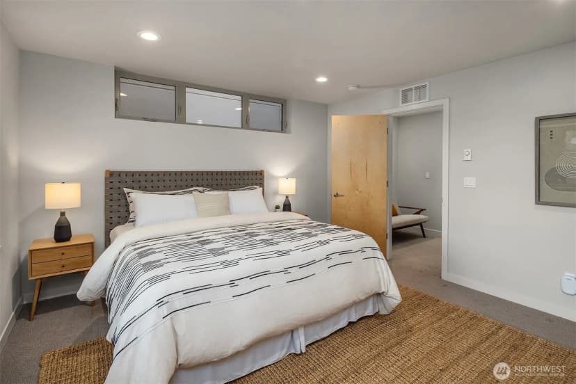 Property photo for 724 Belmont Place E, Seattle photo 28