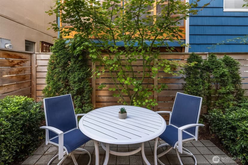 Property photo for 724 Belmont Place E, Seattle photo 9