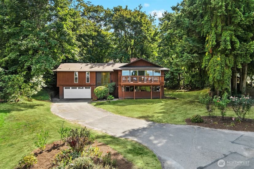 Property photo for 4740 Lakehurst Lane Se, Bellevue