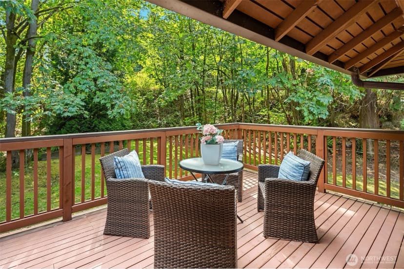 Property photo for 4740 Lakehurst Lane Se, Bellevue photo 31