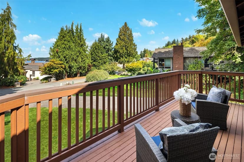 Property photo for 4740 Lakehurst Lane Se, Bellevue photo 12