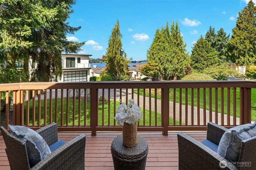 Property photo for 4740 Lakehurst Lane Se, Bellevue photo 11