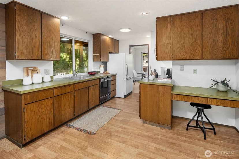 Property photo for 4740 Lakehurst Lane Se, Bellevue photo 16