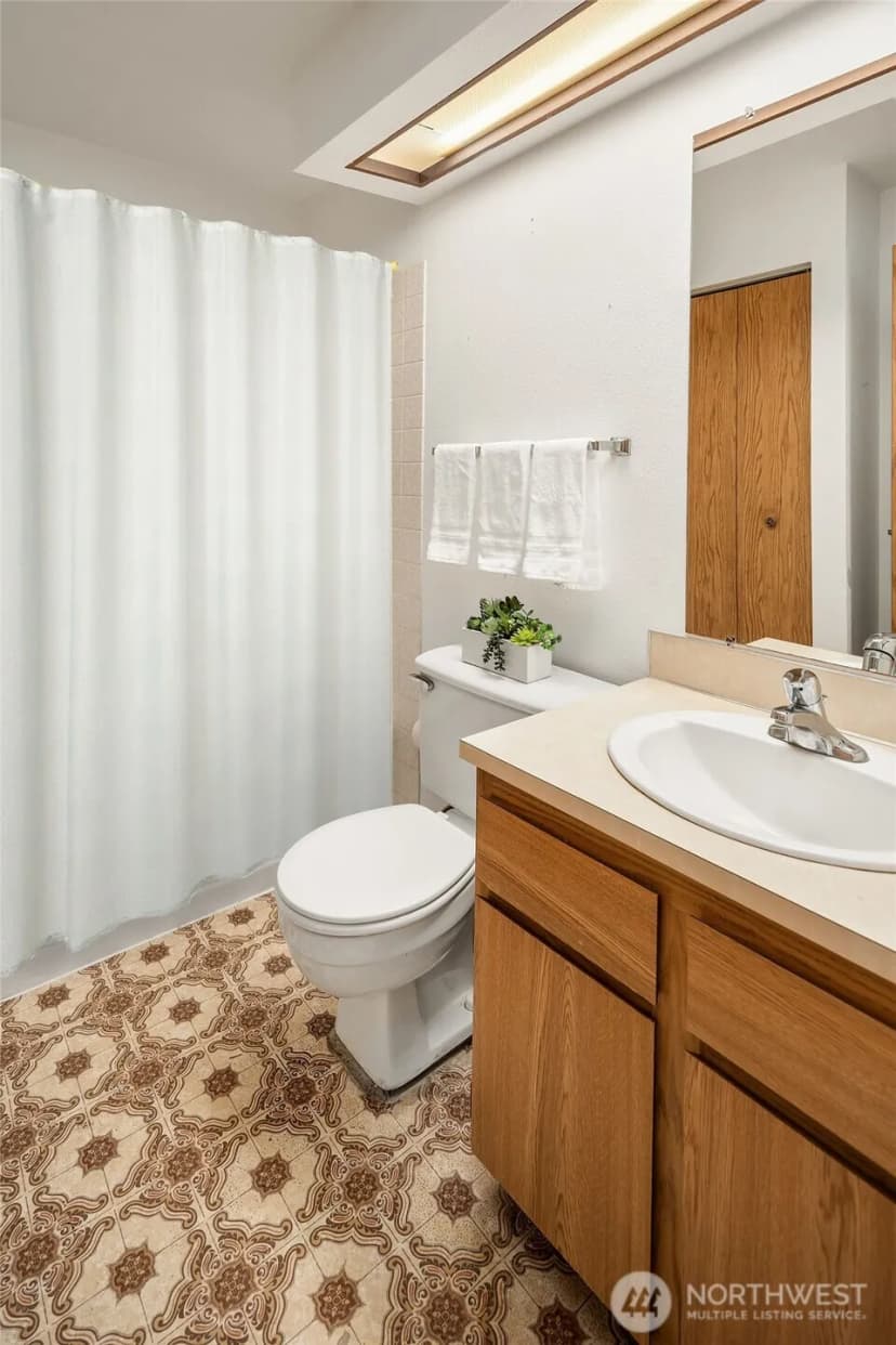 Property photo for 4740 Lakehurst Lane Se, Bellevue photo 30