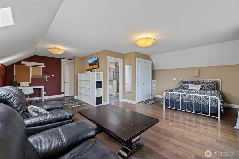 Property photo for 2220 Sw Scenic Heights Street, Oak Harbor photo 32