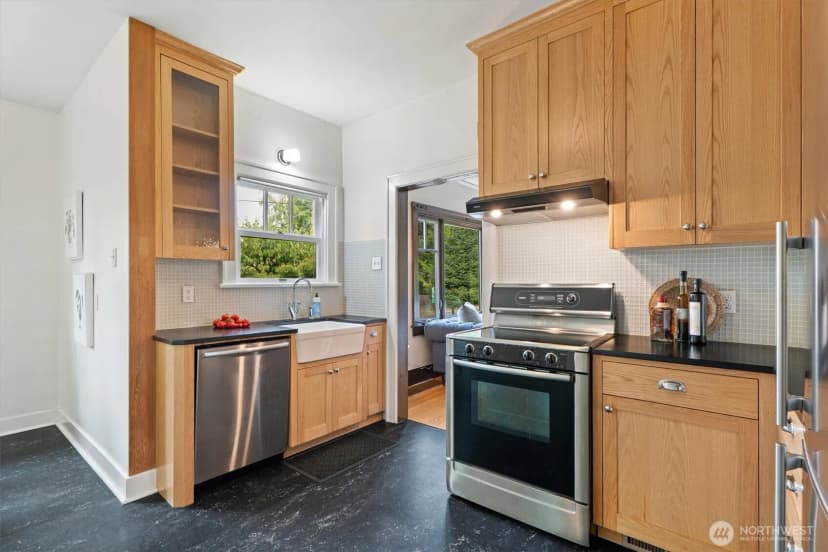 Property photo for 1603 Ne 70th Street, Seattle photo 6