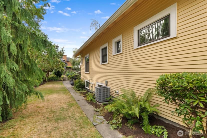 Property photo for 1603 Ne 70th Street, Seattle photo 32