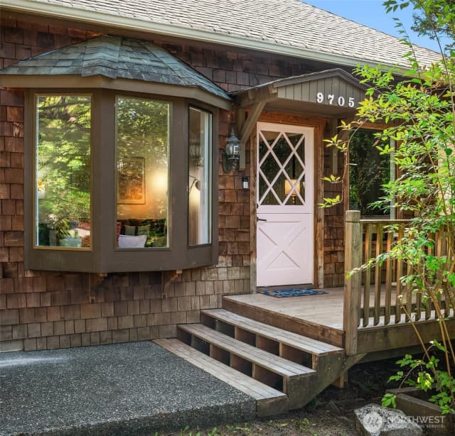 Property photo for 9705 Sw Burton Drive, Vashon photo 2