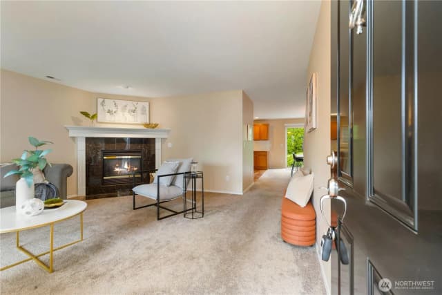Property photo for 14002 Flossmoor Lane Se, Monroe photo 3