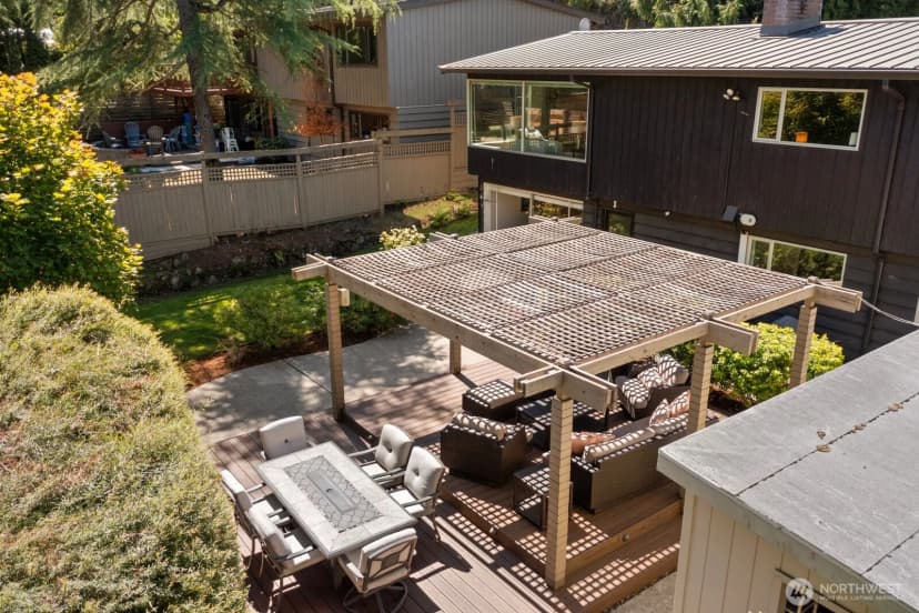 Property photo for 10040 35th Avenue Ne, Seattle photo 31