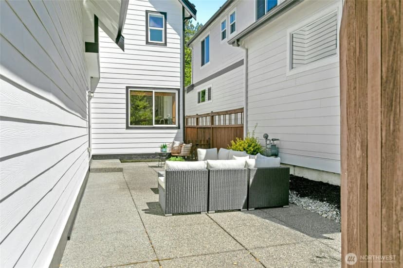 Property photo for 3419 Ne Meadow Way, Issaquah photo 31